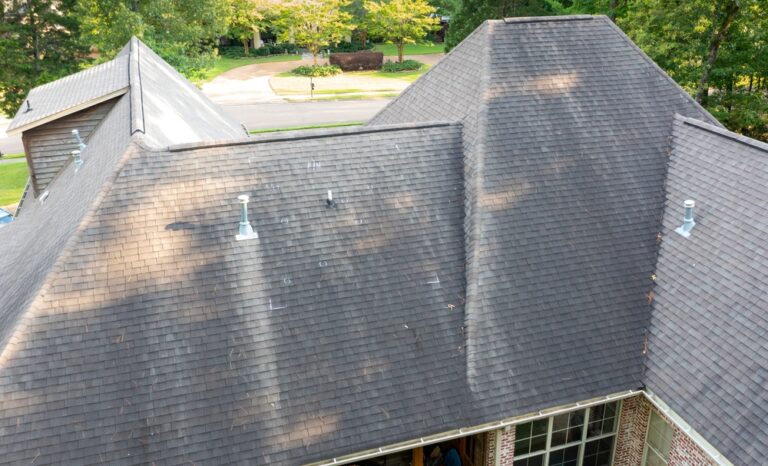 Read more about the article Top Signs Your Roof Needs Repair or Replacement