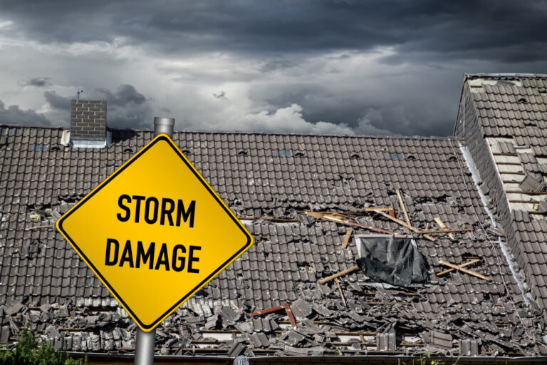 Read more about the article What Makes a Roof “Hurricane-Resistant”?